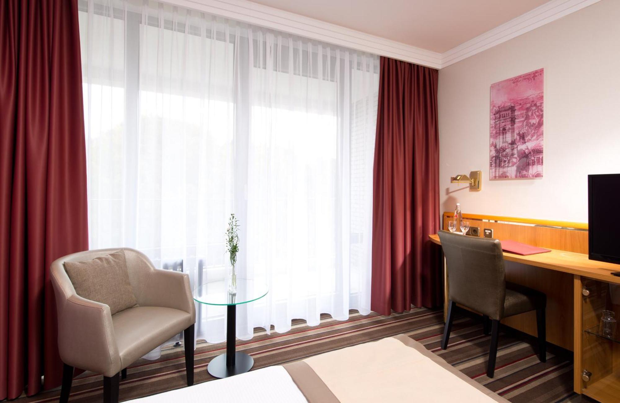 Leonardo Hotel 4*